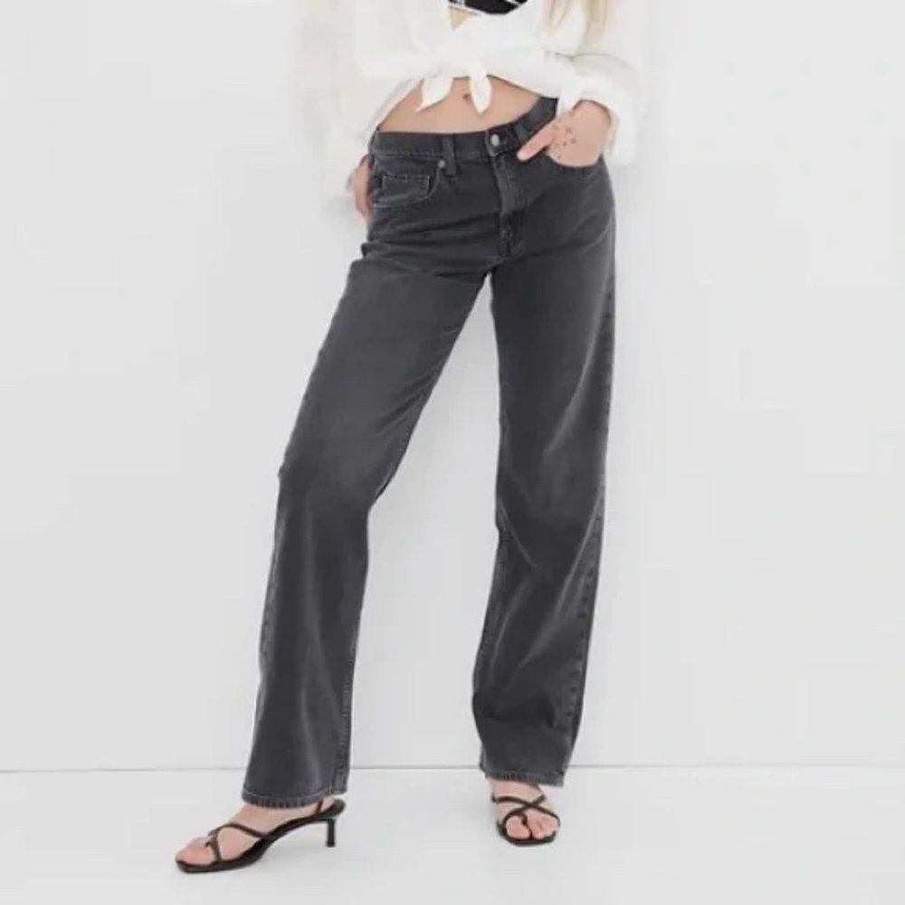 GAP Loose Mid Rise Washed Black Jeans 4P